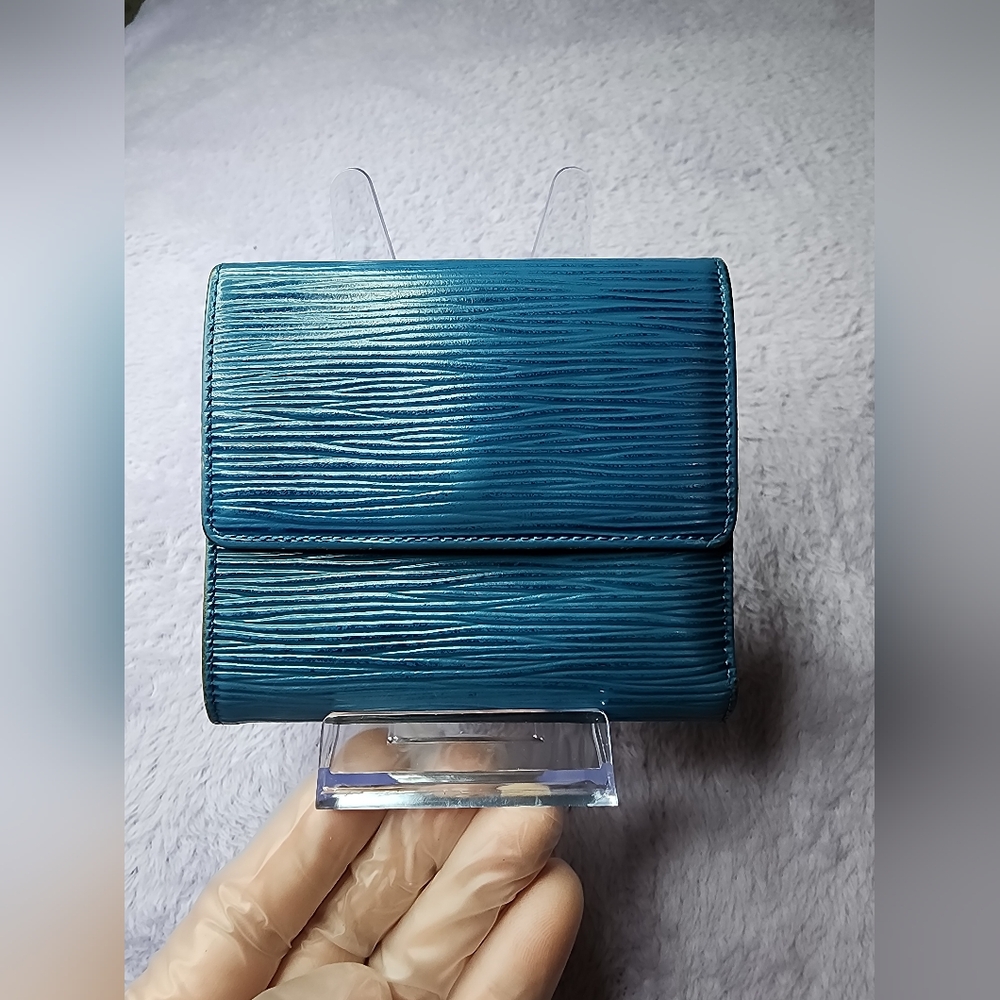 AUTHENTIC LOUIS VUITTON VINTAGE BLUE EPI LEATHER PORTE MONNAIE BILLETS WALLET - Picture 2 of 16